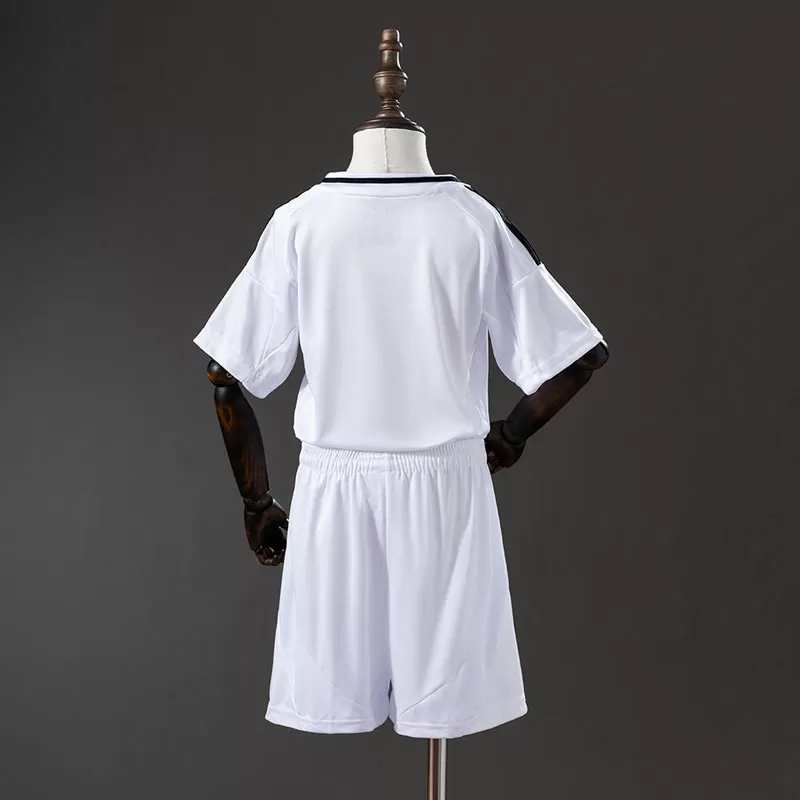 Set fotbal copii Real Madrid 2024-25 – echipament acasă alb Set fotbal copii Real Madrid 2024-25 – echipament acasă alb