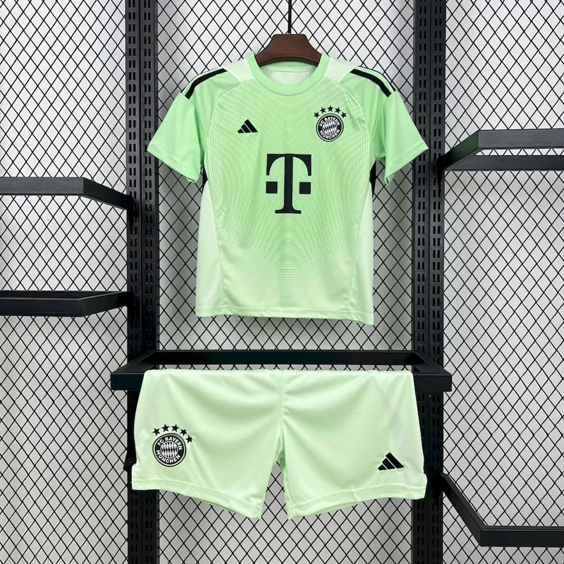Set portar copii Bayern Munchen 2025/26 – Tricou și pantaloni verzi