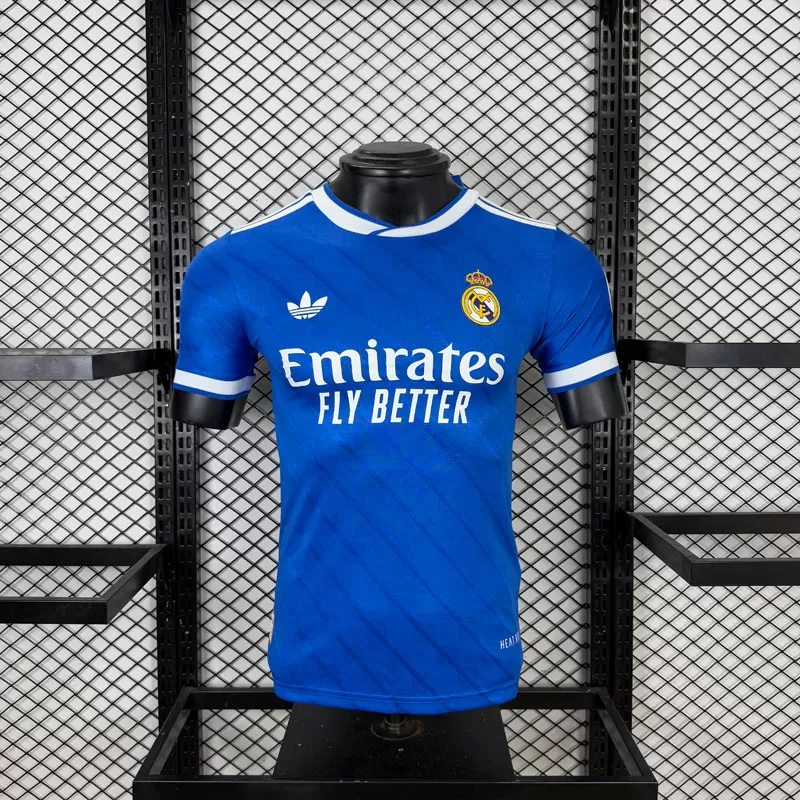 Echipament fotbal Real Madrid Tricou Treilea 2025/26 albastru