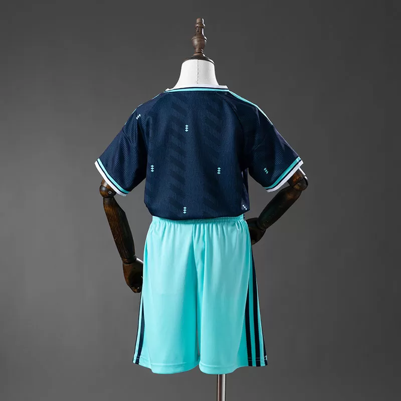 Tricou fotbal copii Germania deplasare 2026 – set complet Cupa Mondială Tricou fotbal copii Germania deplasare 2026 – set complet Cupa Mondială