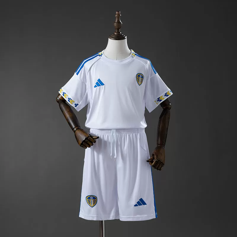 Leeds United 25/26 echipament fotbal copii de acasă – tricou și șort