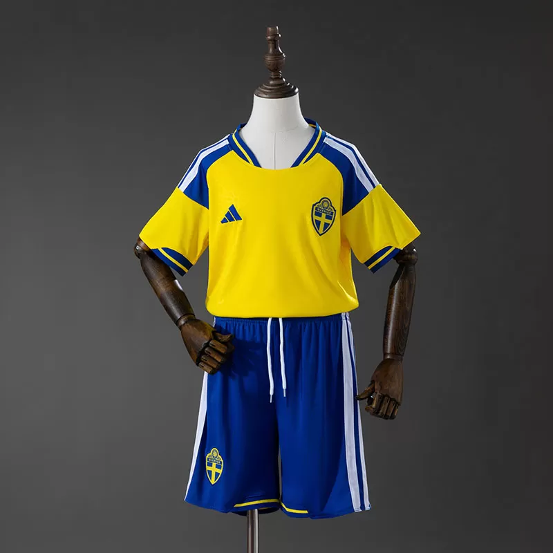 Echipament fotbal copii Suedia 2026 acasă – tricou + șort CM 2026