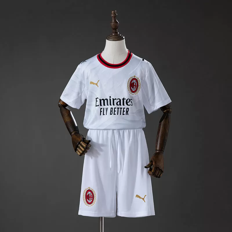 Echipament de Fotbal AC Milan Copii 2026/27 – Set Tricou Alb Deplasare și Șort