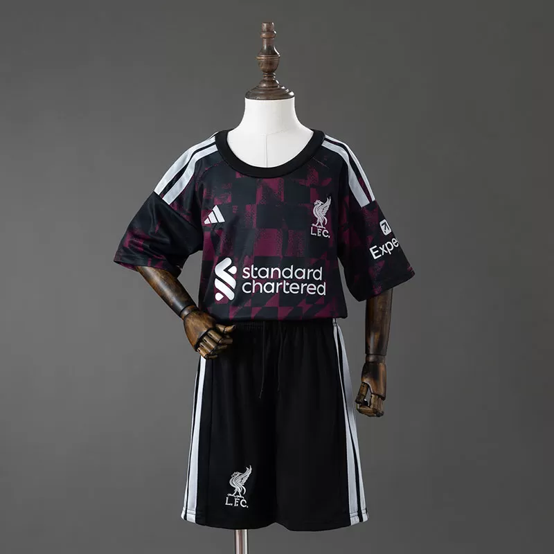 Liverpool 26/27 – Al treilea set de fotbal pentru copii
